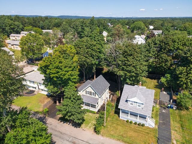 146A W Division St, Braintree, MA 02184