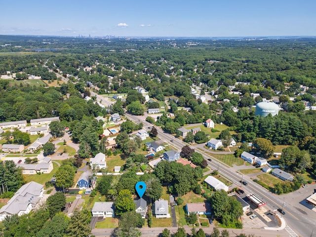 146A W Division St, Braintree, MA 02184