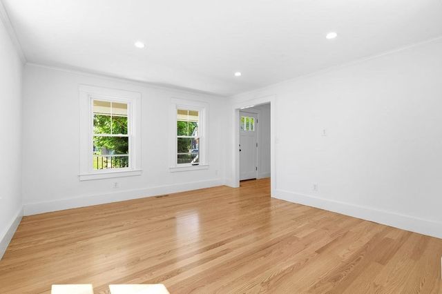 146A W Division St, Braintree, MA 02184