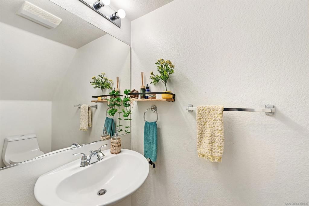 Image 18 of property listing at 18754 Caminito Pasadero, San Diego, CA 92128