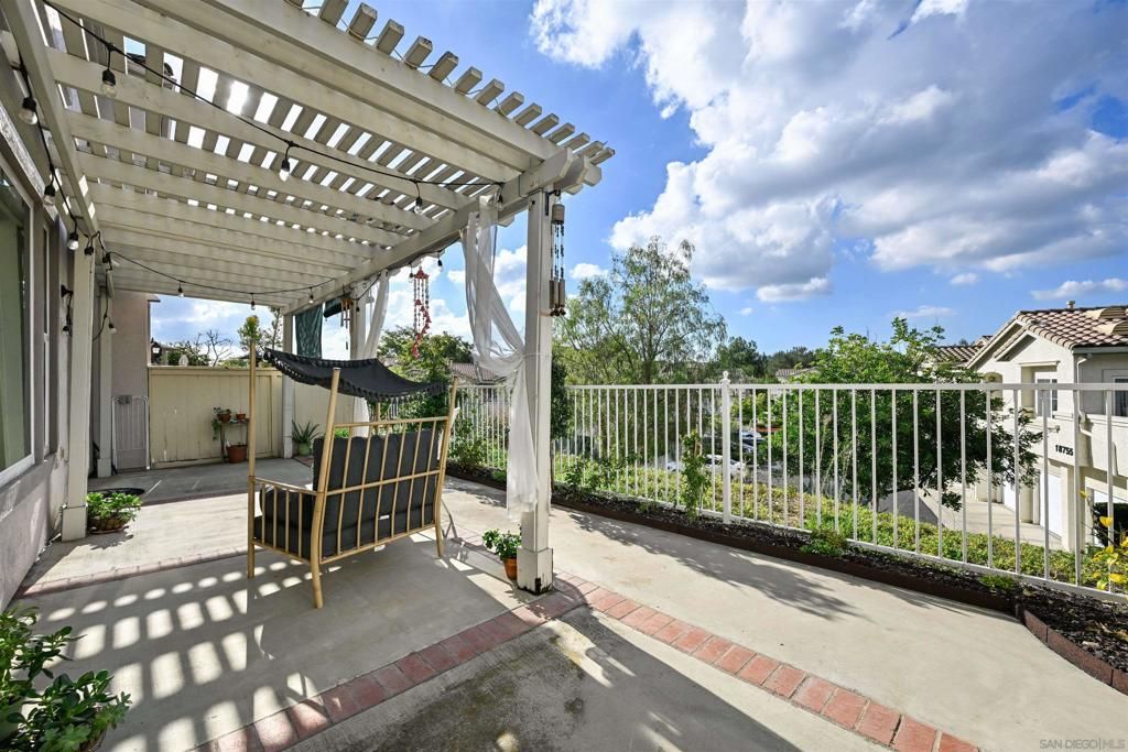 Image 23 of property listing at 18754 Caminito Pasadero, San Diego, CA 92128