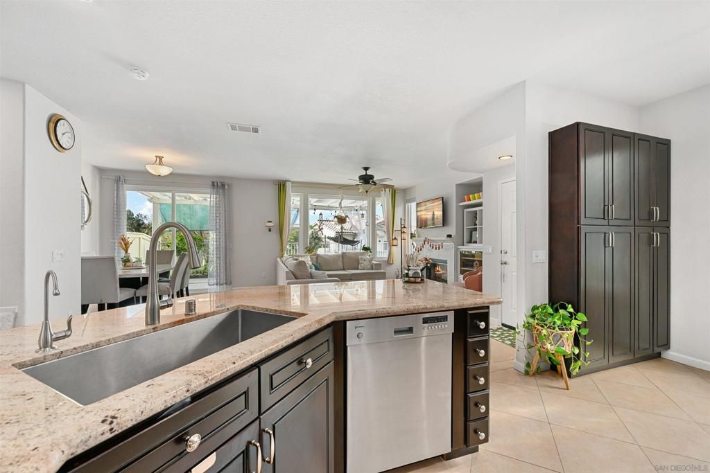 Image 5 of property listing at 18754 Caminito Pasadero, San Diego, CA 92128