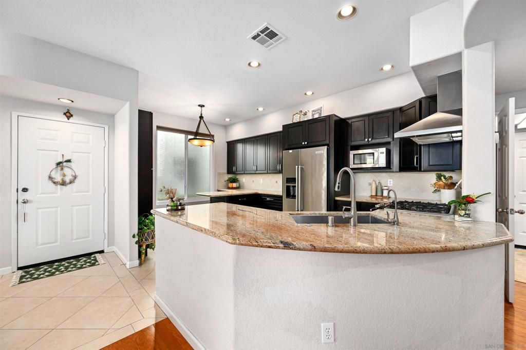 Image 6 of property listing at 18754 Caminito Pasadero, San Diego, CA 92128