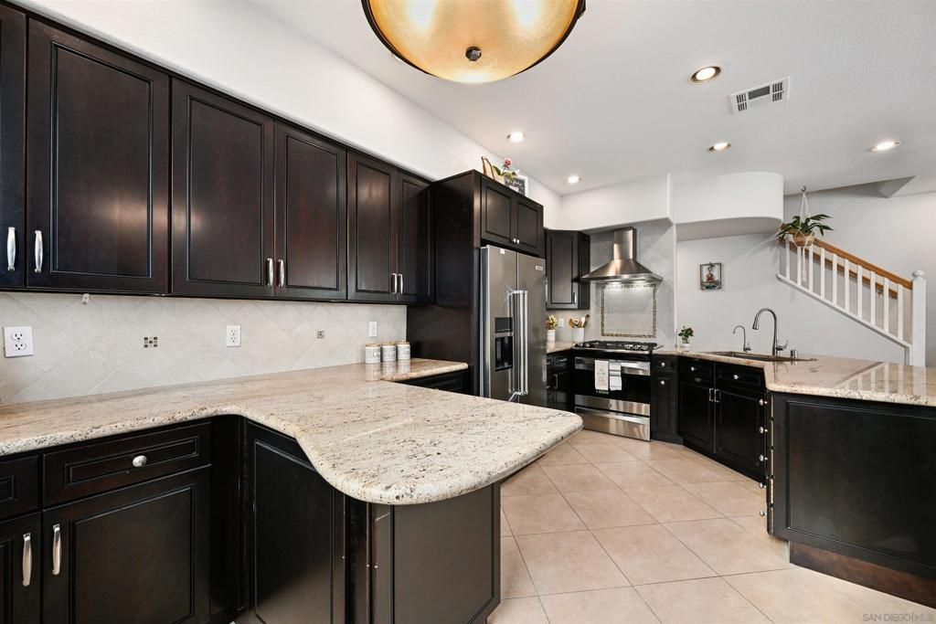 Image 8 of property listing at 18754 Caminito Pasadero, San Diego, CA 92128