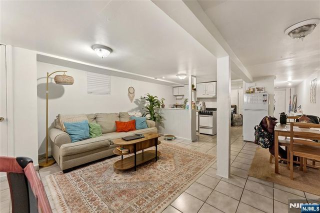 1404 Bergenline Avenue, Union City, NJ 07087