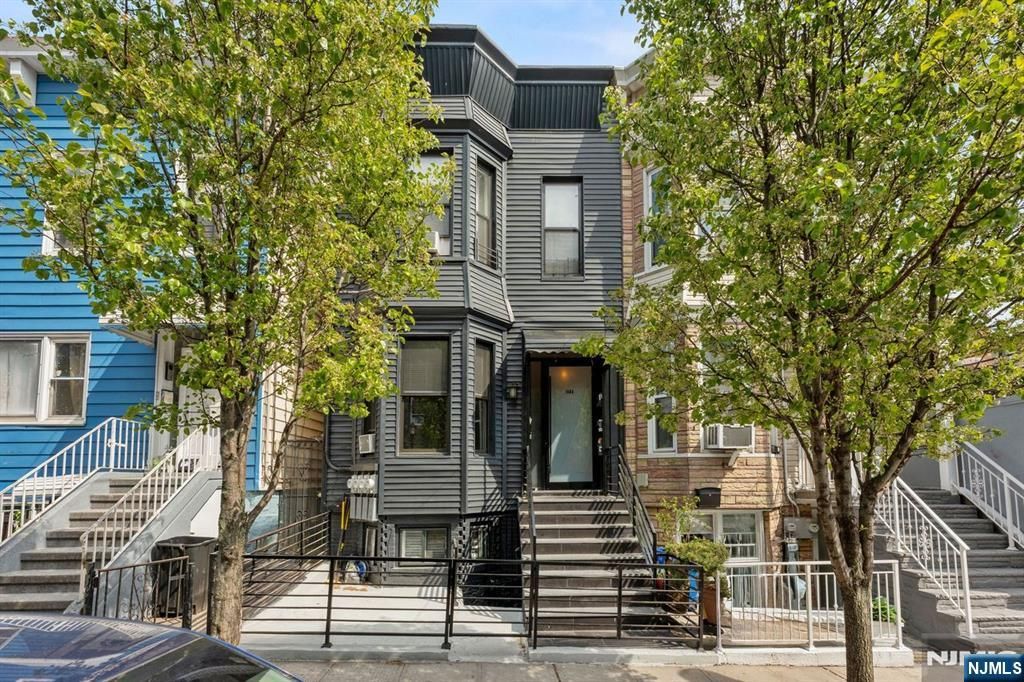 1404 Bergenline Avenue, Union City, NJ 07087