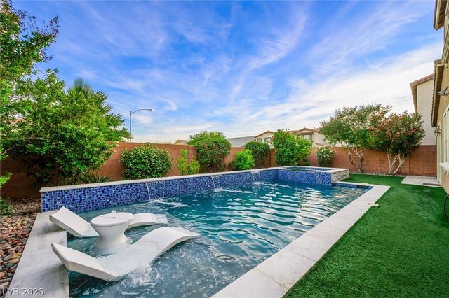 905 Silent Sunset Avenue, North Las Vegas, NV 89084