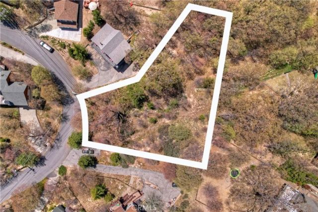 27998 W Shore, Lake Arrowhead, CA 92352