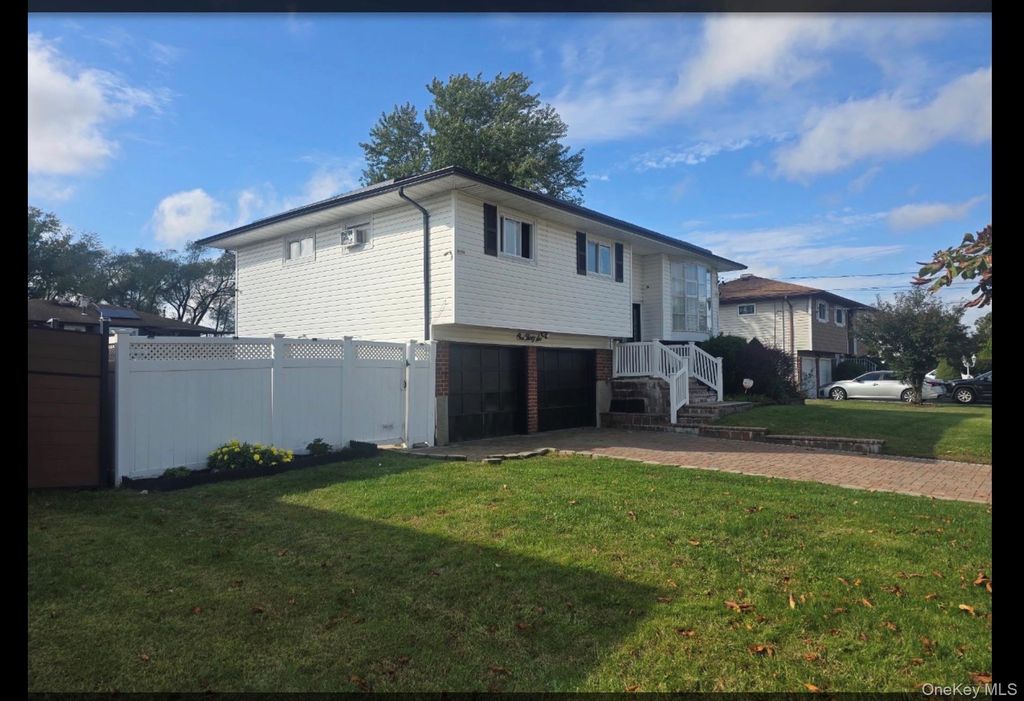 136 Front Avenue, Brentwood, NY 11717 — photo 4