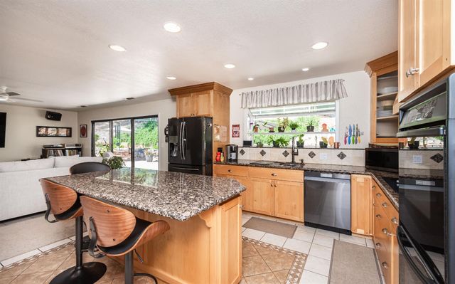 1725 Lone Pine Rd, Shingle Springs, CA 95682