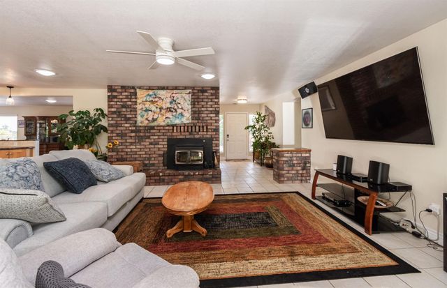 1725 Lone Pine Rd, Shingle Springs, CA 95682