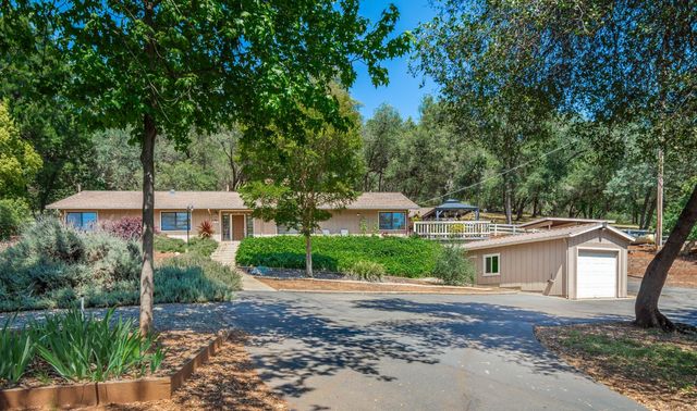 1725 Lone Pine Rd, Shingle Springs, CA 95682