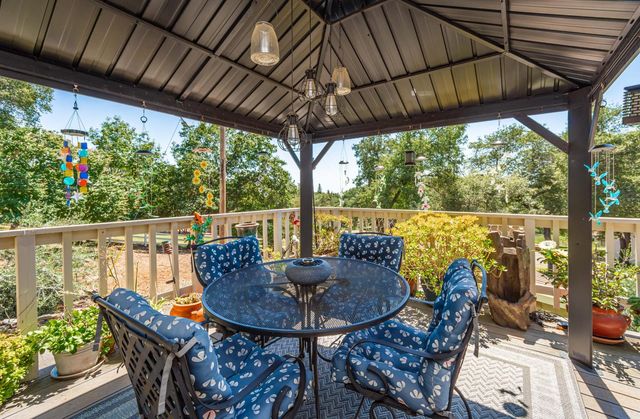 1725 Lone Pine Rd, Shingle Springs, CA 95682