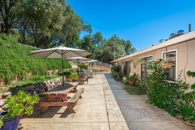 1725 Lone Pine Rd, Shingle Springs, CA 95682