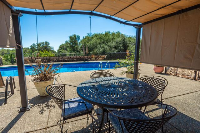 1725 Lone Pine Rd, Shingle Springs, CA 95682
