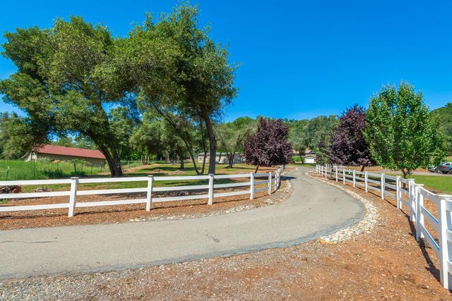 1725 Lone Pine Rd, Shingle Springs, CA 95682