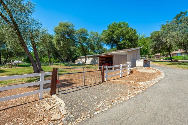 1725 Lone Pine Rd, Shingle Springs, CA 95682