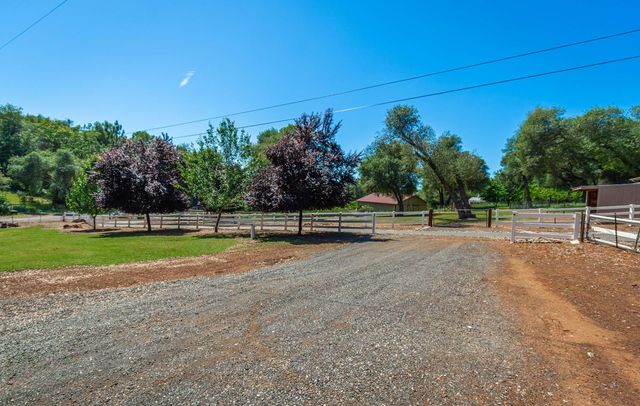 1725 Lone Pine Rd, Shingle Springs, CA 95682