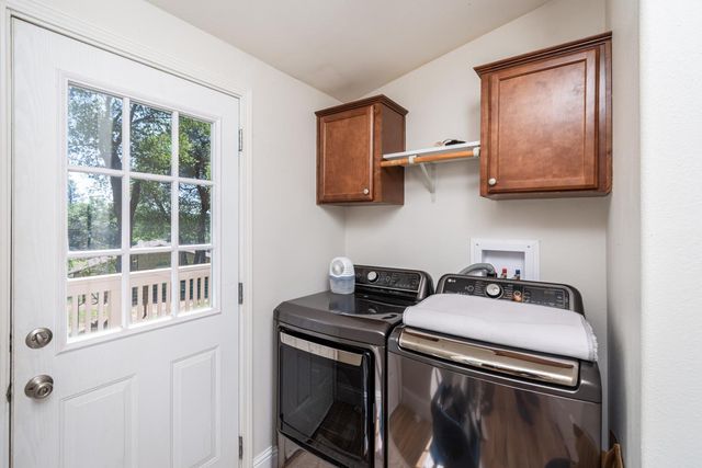 1725 Lone Pine Rd, Shingle Springs, CA 95682