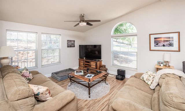1725 Lone Pine Rd, Shingle Springs, CA 95682