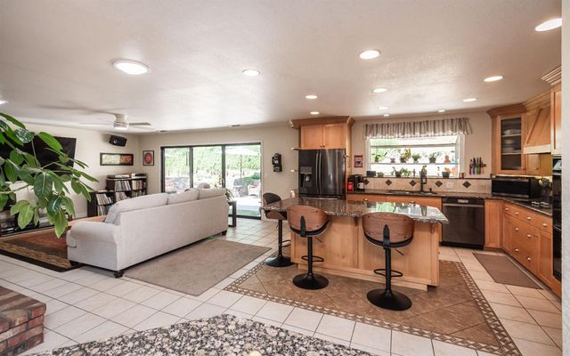 1725 Lone Pine Rd, Shingle Springs, CA 95682