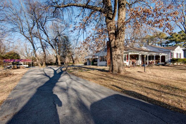 2101 S Glendale Avenue, Springfield, MO 65804