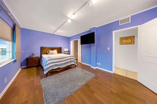 9381 E Bay Harbor Dr 504N, Bay Harbor Islands, FL 33154