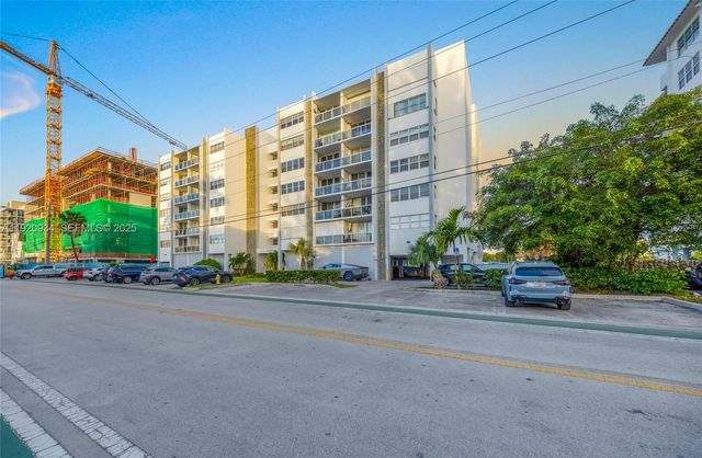 9381 E Bay Harbor Dr 504N, Bay Harbor Islands, FL 33154