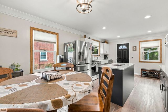 145 Lodewyck Avenue, Mount Clemens, MI 48043