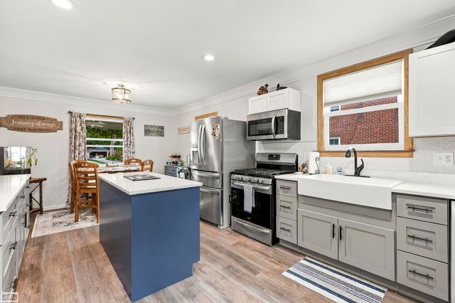 145 Lodewyck Avenue, Mount Clemens, MI 48043