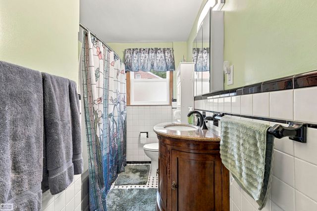 145 Lodewyck Avenue, Mount Clemens, MI 48043