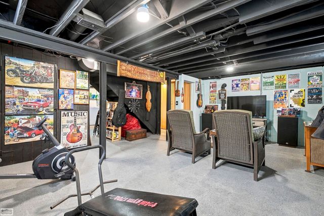 145 Lodewyck Avenue, Mount Clemens, MI 48043