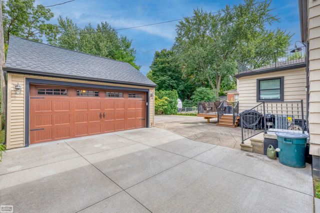 145 Lodewyck Avenue, Mount Clemens, MI 48043