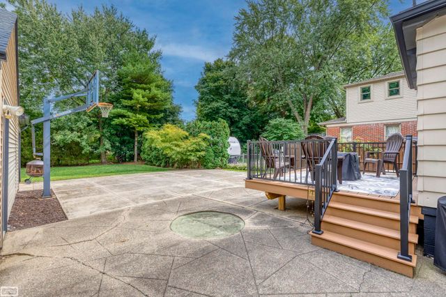 145 Lodewyck Avenue, Mount Clemens, MI 48043