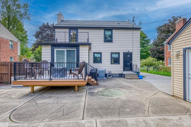 145 Lodewyck Avenue, Mount Clemens, MI 48043