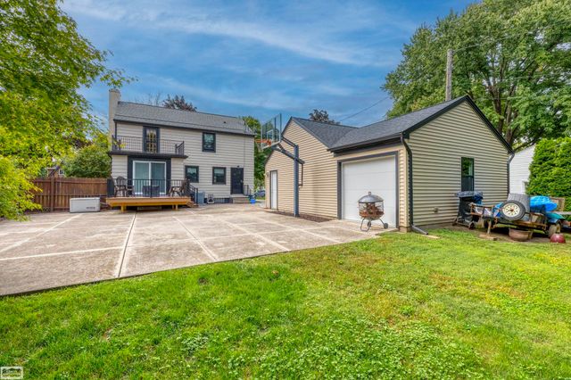 145 Lodewyck Avenue, Mount Clemens, MI 48043