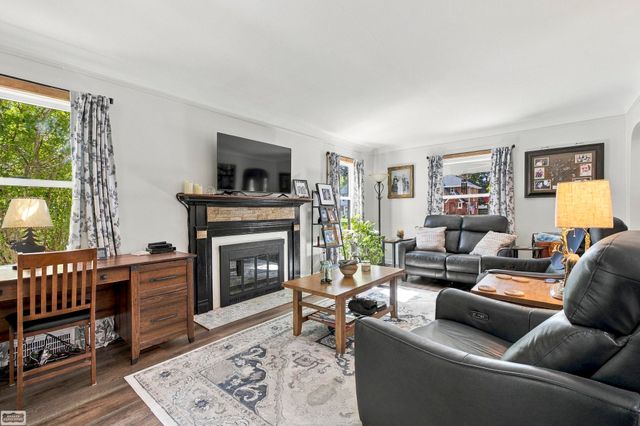 145 Lodewyck Avenue, Mount Clemens, MI 48043