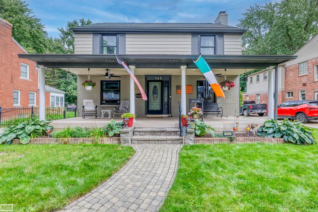 145 Lodewyck Avenue, Mount Clemens, MI 48043