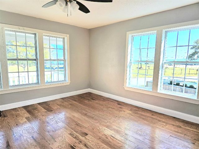 532 Bayshore Drive, La Porte, TX 77571