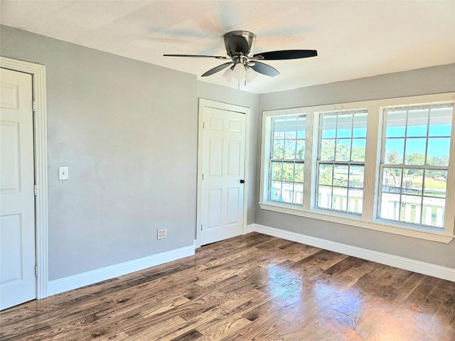 532 Bayshore Drive, La Porte, TX 77571