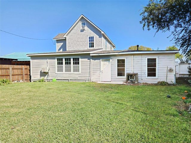 532 Bayshore Drive, La Porte, TX 77571