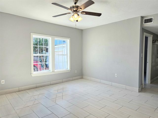 532 Bayshore Drive, La Porte, TX 77571