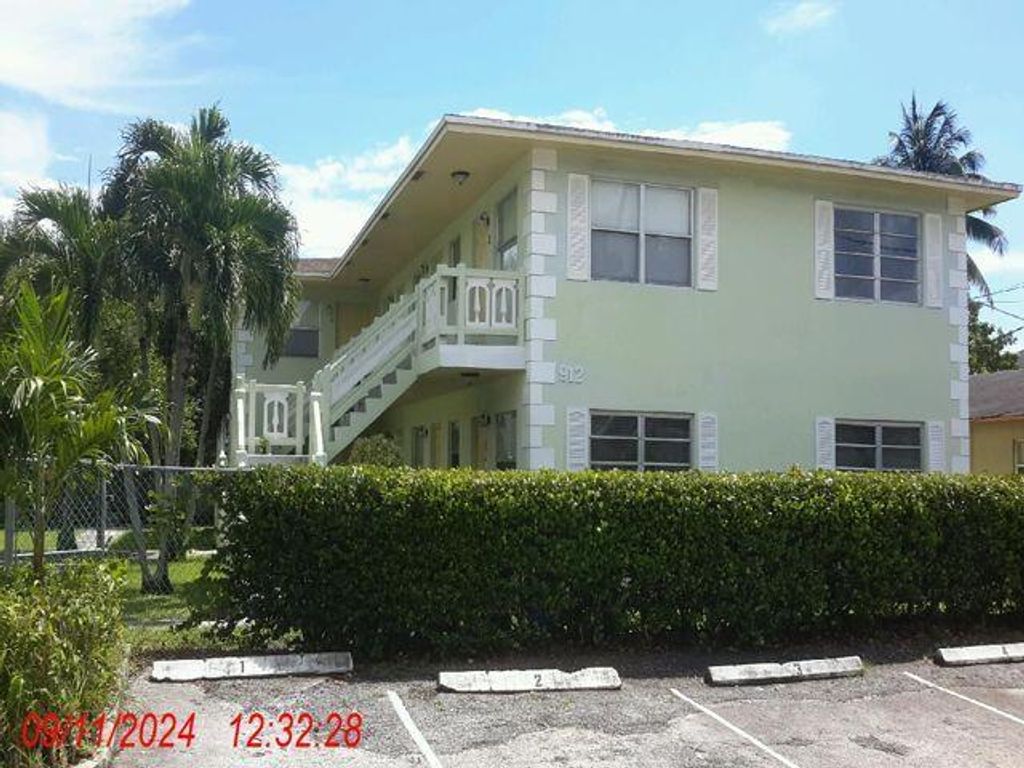 912 SW 15th Terrace 1-4, Fort Lauderdale, FL 33312