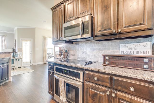 729 Franklin Drive, Joshua, TX 76058