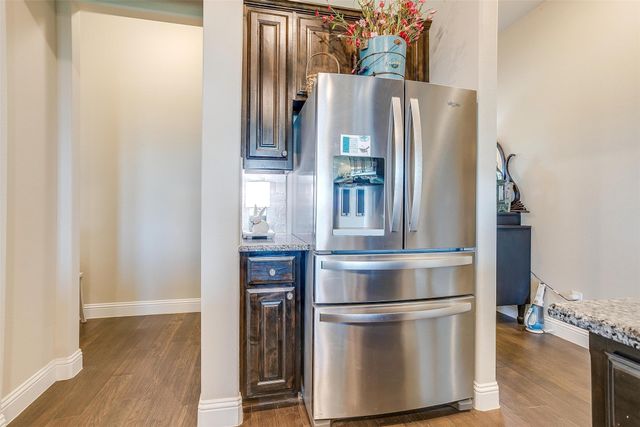 729 Franklin Drive, Joshua, TX 76058