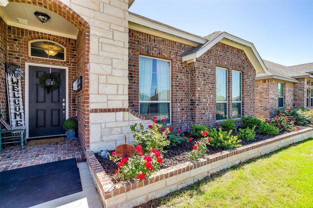 729 Franklin Drive, Joshua, TX 76058