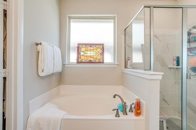 729 Franklin Drive, Joshua, TX 76058