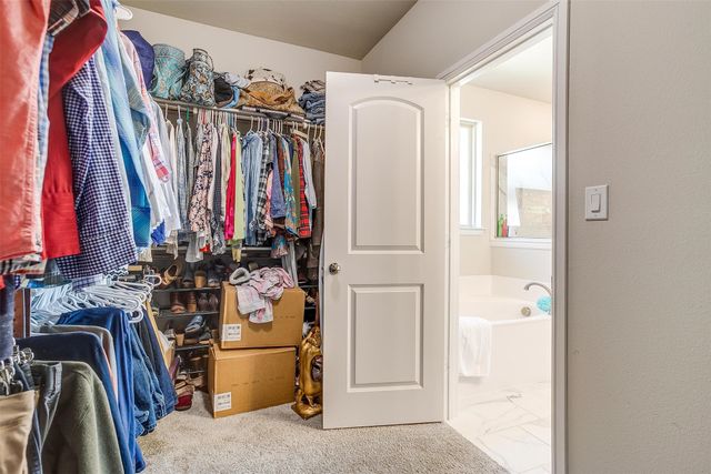 729 Franklin Drive, Joshua, TX 76058