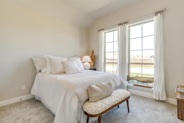 729 Franklin Drive, Joshua, TX 76058