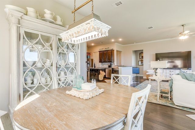 729 Franklin Drive, Joshua, TX 76058